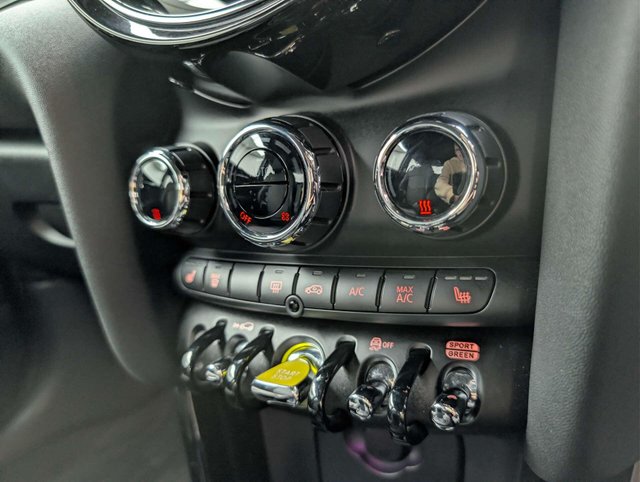 USED 2022 72 MINI HATCH Cooper S Electric Level 2 3dr CLICK+COLLECT / HOME DELIVERY