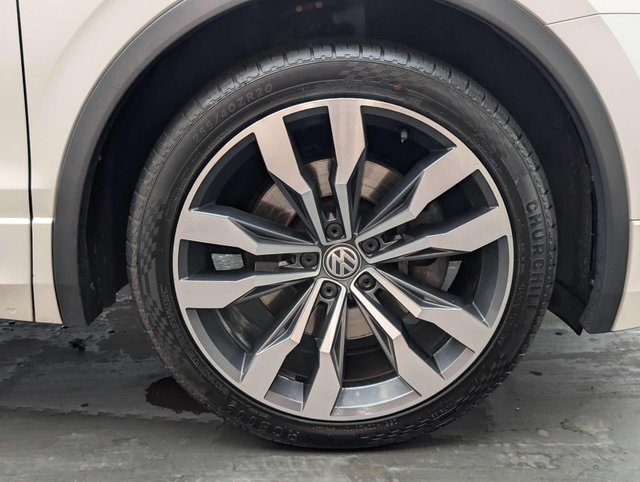 USED 2017 17 VOLKSWAGEN TIGUAN 2.0 Tiguan R-Line TSi BlueMotion Technology 4Motion Semi-Auto 4WD 5dr CLICK+COLLECT / HOME DELIVERY
