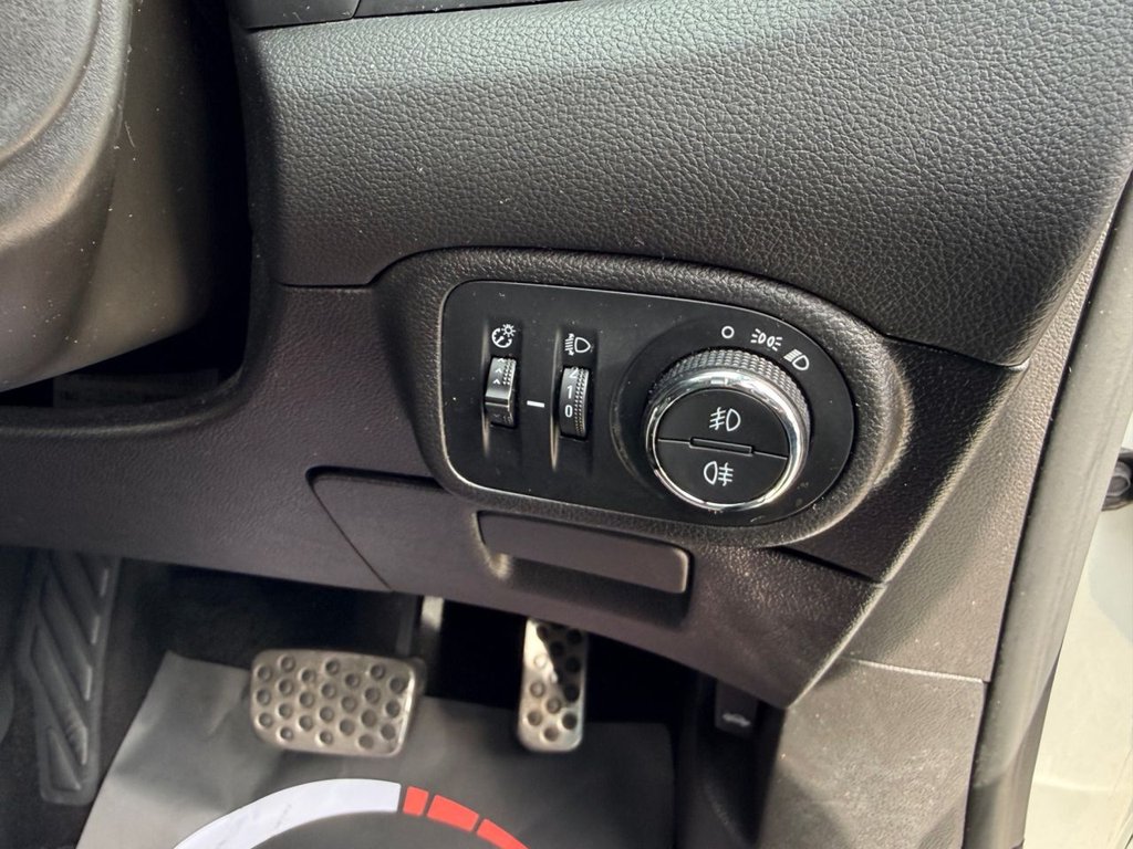 USED 2017 67 VAUXHALL ZAFIRA TOURER 1.4i Turbo SRi Nav MPV 5dr Petrol Auto Euro 6 (140 ps) SAT NAV+APPLE CARPLAY+FULL LEATHER