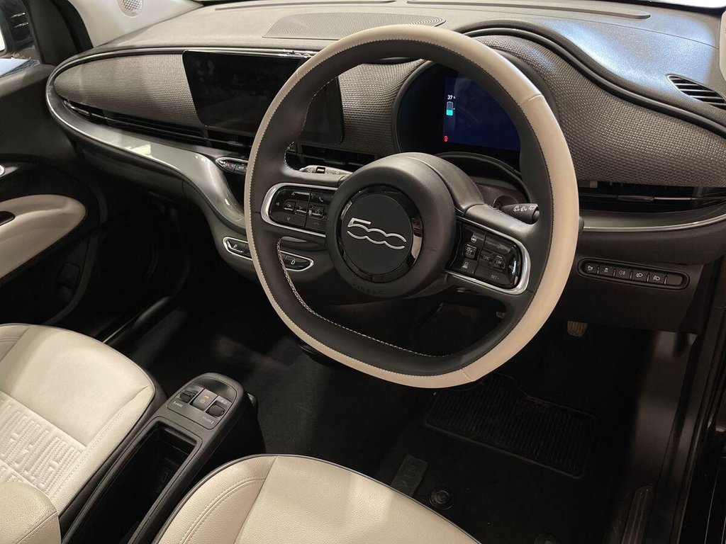 USED 2023 23 FIAT 500E 42kWh La Prima By Bocelli Hatchback 3dr Electric Auto (118 ps) One Owner - Full History