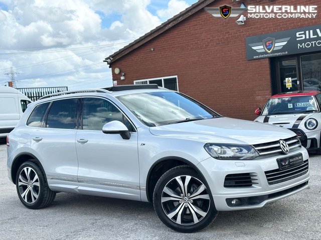 View our Volkswagen Touareg 3.0 TDI V6 BlueMotion Tech R-Line SUV 5dr Diesel Tiptronic 4WD Euro 5 (s/s) (245 ps)