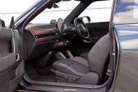 USED 2025 75 MINI ELECTRIC COOPER SE 54.2kWh Sport Auto 3dr MINI WARRANTY NOV 2028-1 OWNER