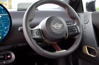 USED 2025 75 MINI ELECTRIC COOPER SE 54.2kWh Sport Auto 3dr MINI WARRANTY NOV 2028-1 OWNER