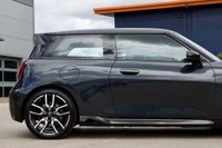 USED 2025 75 MINI ELECTRIC COOPER SE 54.2kWh Sport Auto 3dr MINI WARRANTY NOV 2028-1 OWNER