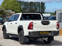 USED 2022 22 TOYOTA HI-LUX 2.8 D-4D Invincible X Pickup Double Cab 4dr Diesel Auto 4WD Euro 6 (s/s) (204 ps) 