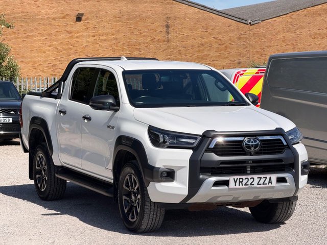 View our Toyota HI-Lux 2.8 D-4D Invincible X Pickup Double Cab 4dr Diesel Auto 4WD Euro 6 (s/s) (204 ps)