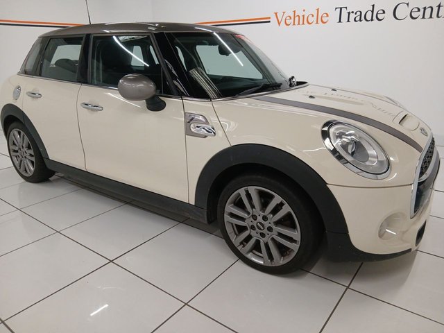 2017 MINI HATCH