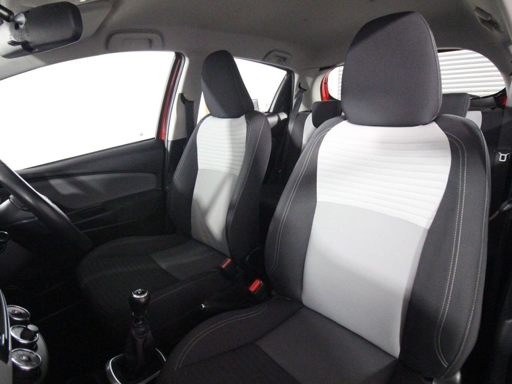 USED 2018 18 TOYOTA YARIS 1.5 VVT-i Icon Tech Hatchback 5dr Petrol Manual Euro 6 (111 ps) 