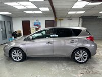 USED 2014 64 TOYOTA AURIS 1.8 VVT-h Excel Hatchback 5dr Petrol Hybrid CVT Euro 5 (s/s) (136 ps) Full Toyota History