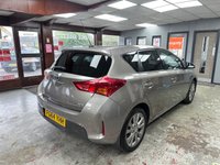 USED 2014 64 TOYOTA AURIS 1.8 VVT-h Excel Hatchback 5dr Petrol Hybrid CVT Euro 5 (s/s) (136 ps) Full Toyota History