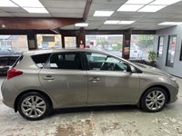 USED 2014 64 TOYOTA AURIS 1.8 VVT-h Excel Hatchback 5dr Petrol Hybrid CVT Euro 5 (s/s) (136 ps) Full Toyota History