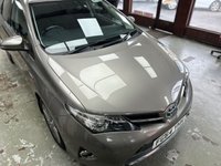 USED 2014 64 TOYOTA AURIS 1.8 VVT-h Excel Hatchback 5dr Petrol Hybrid CVT Euro 5 (s/s) (136 ps) Full Toyota History