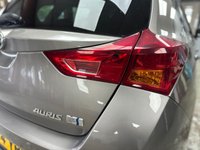 USED 2014 64 TOYOTA AURIS 1.8 VVT-h Excel Hatchback 5dr Petrol Hybrid CVT Euro 5 (s/s) (136 ps) Full Toyota History
