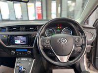 USED 2014 64 TOYOTA AURIS 1.8 VVT-h Excel Hatchback 5dr Petrol Hybrid CVT Euro 5 (s/s) (136 ps) Full Toyota History