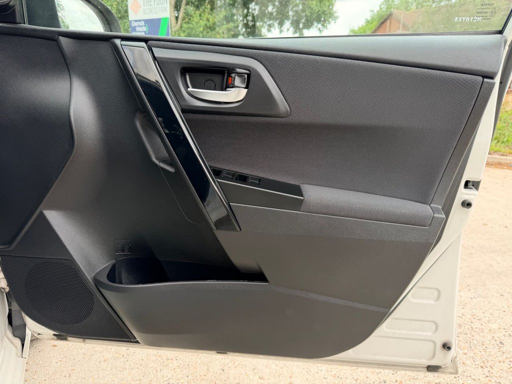 USED 2018 18 TOYOTA AURIS 1.2 VVT-i Icon Hatchback 5dr Petrol Manual Euro 6 (s/s) (116 ps) Camera|8 Services|Bluetooth|Lane Departure|