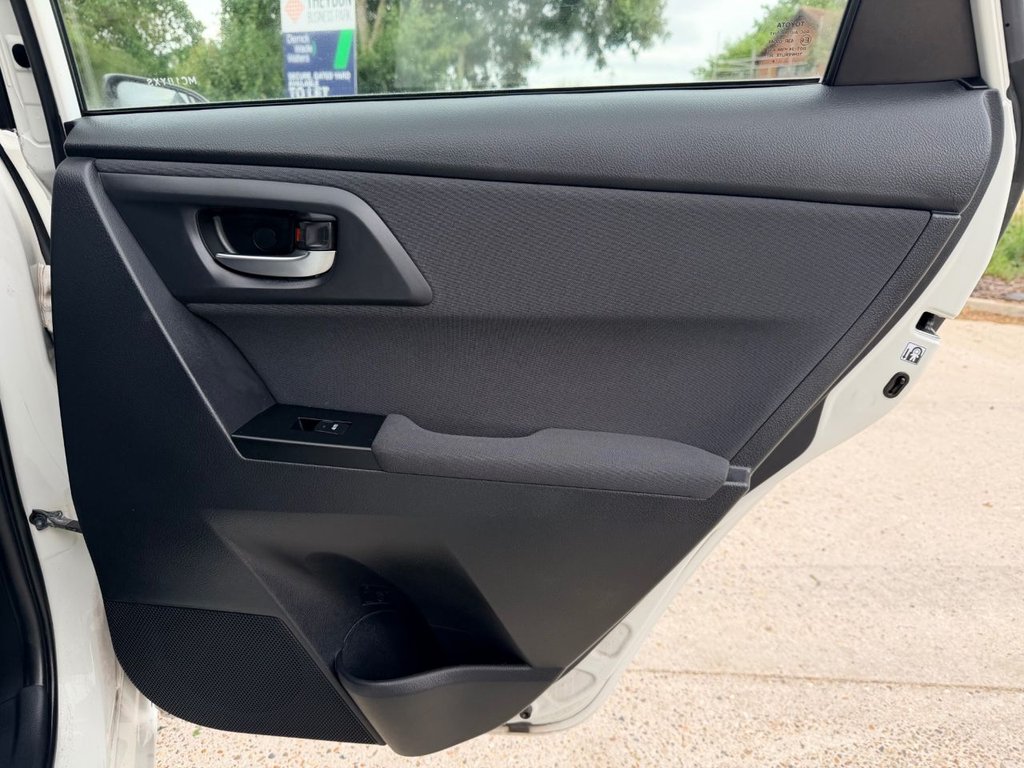 USED 2018 18 TOYOTA AURIS 1.2 VVT-i Icon Hatchback 5dr Petrol Manual Euro 6 (s/s) (116 ps) Camera|8 Services|Bluetooth|Lane Departure|