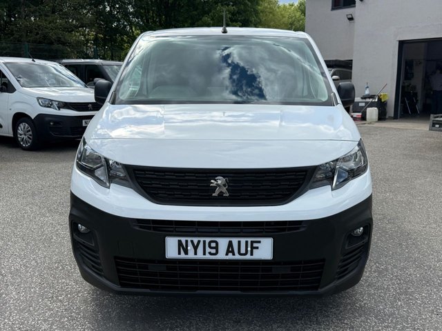 View our PEUGEOT PARTNER