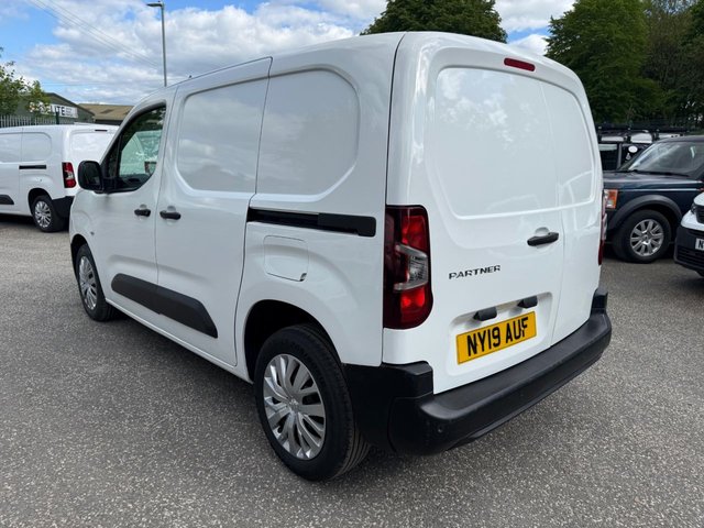 View our PEUGEOT PARTNER