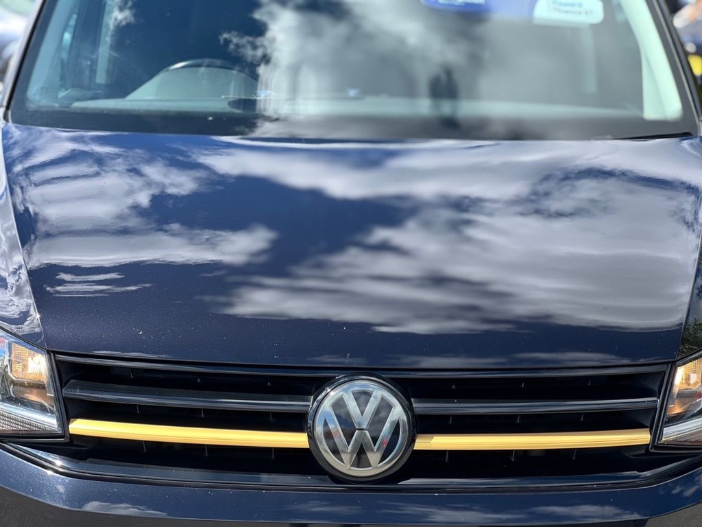 USED 2017 67 VOLKSWAGEN CADDY MAXI 2.0 TDi C20 Maxi Combi Van 5dr Diesel Manual FWD (Window) (128 g/km, 101 bhp) 5  SEATER WITH AIR CON!