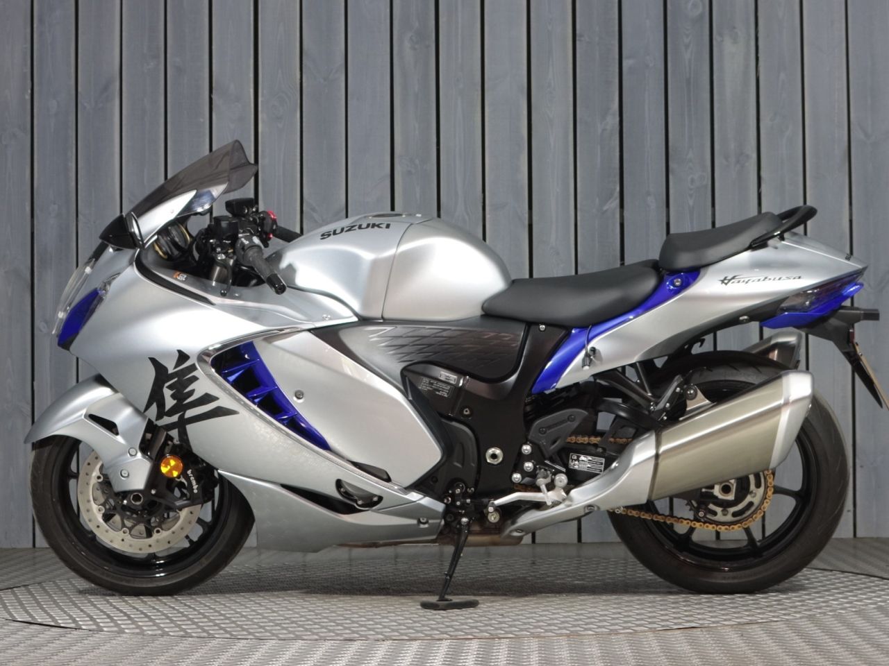 SUZUKI GSX1300R HAYABUSA