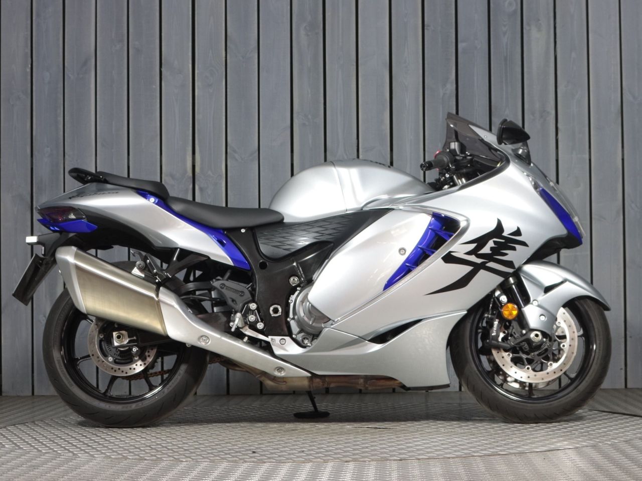 SUZUKI GSX1300R HAYABUSA