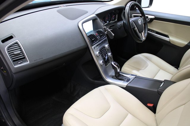 View our VOLVO XC60