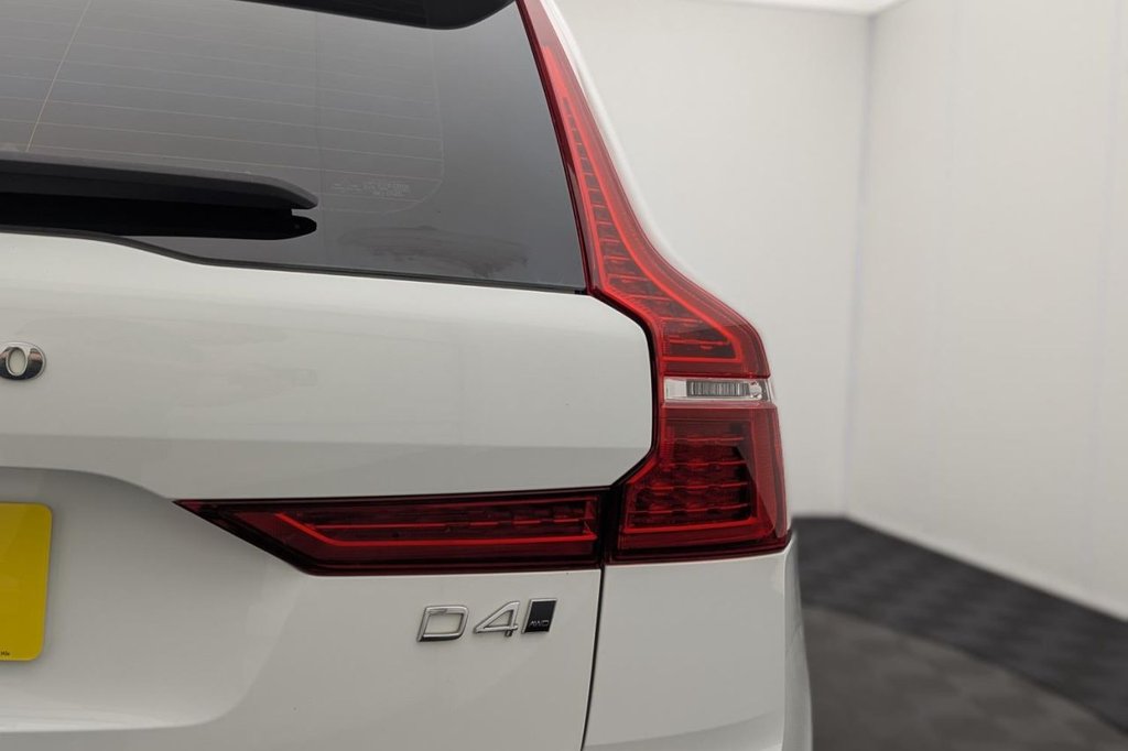 USED 2017 67 VOLVO XC60 2.0 D4 Momentum Pro SUV 5dr Diesel Auto AWD Euro 6 (s/s) (190 ps) 4X4, Full Leather, Camera