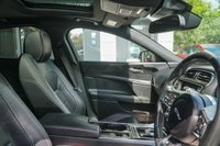 USED 2016 03 JAGUAR XE 2.0d R-Sport Saloon 4dr Diesel Auto AWD Euro 6 (s/s) (180 ps) 