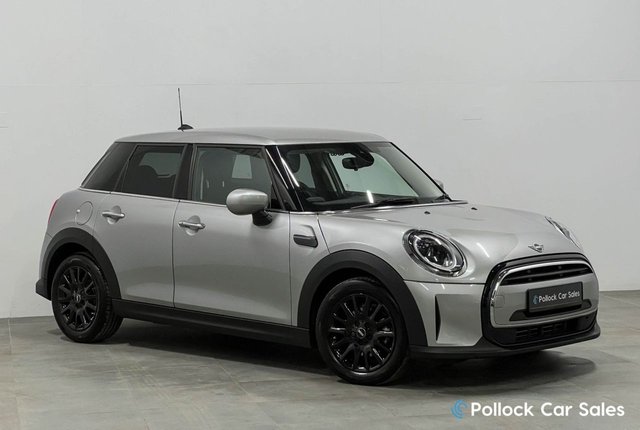 View our MINI Hatch 1.5 Cooper Classic Hatchback 5dr Petrol Steptronic Euro 6 (s/s) (136 ps)