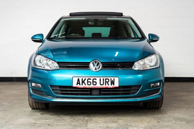 View our VOLKSWAGEN GOLF