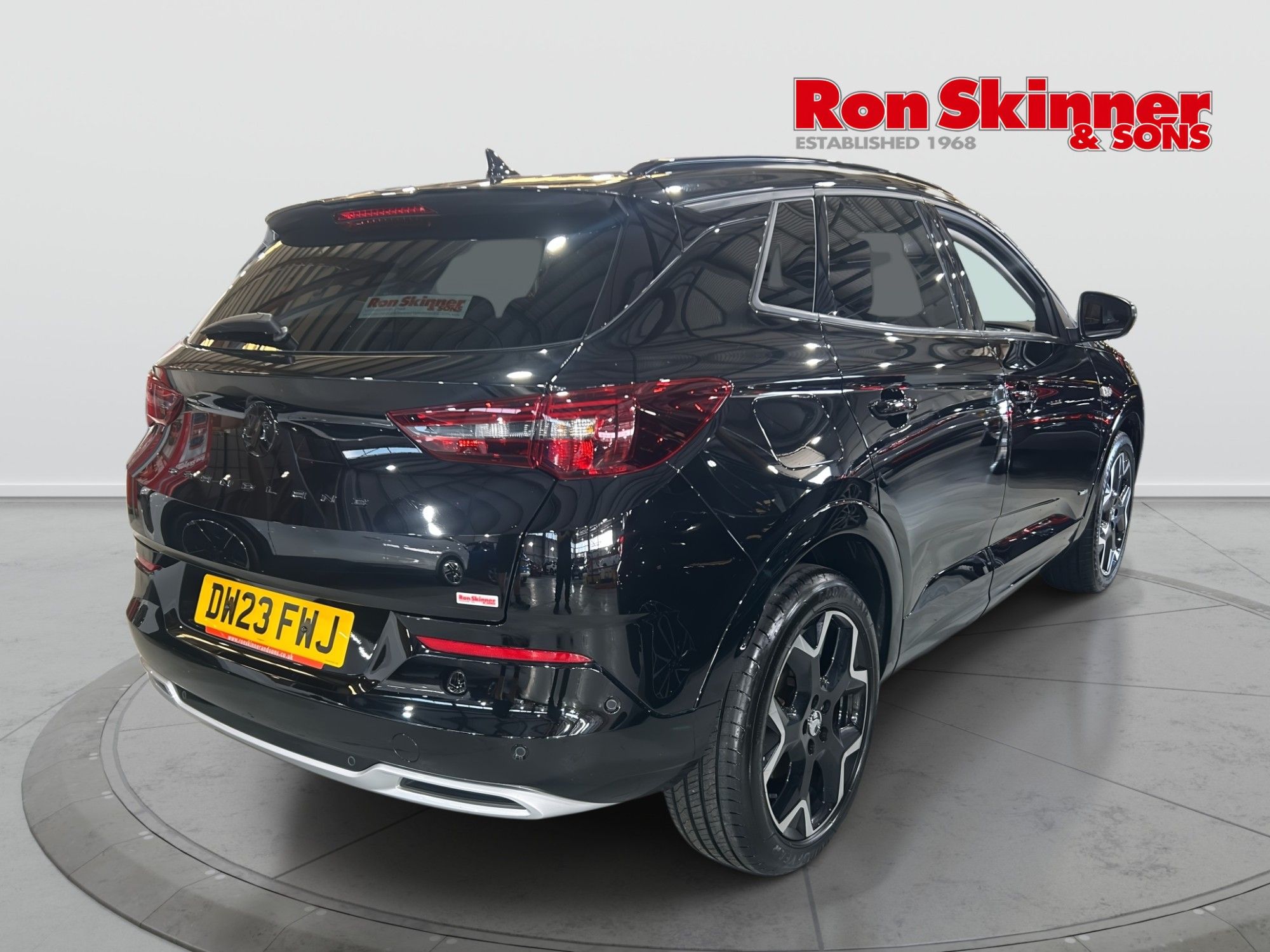 USED 2023 23 VAUXHALL GRANDLAND 1.6 14.2kWh Ultimate SUV 5dr Petrol Plug-in Hybrid Auto Euro 6 (s/s) (225 ps) 
