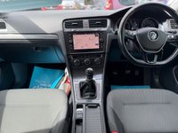 USED 2018 68 VOLKSWAGEN GOLF 1.6 TDI SE Nav Hatchback 5dr Diesel Manual Euro 6 (s/s) (115 ps) VERY ECONOMICAL SAT NAV APPLE CARPLAY ADAPTIVE CRUISE CONTROL AIR CON FRONT & REAR PARK SENSORS