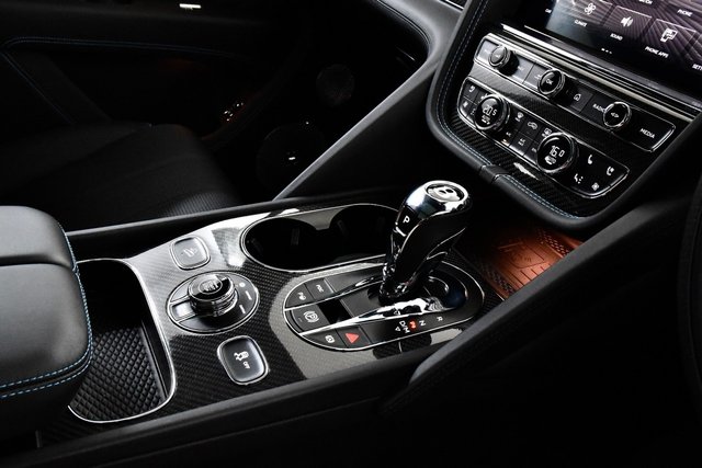 USED 2023 72 BENTLEY BENTAYGA 4.0 V8 S SUV 5dr Petrol Auto 4WD Euro 6 (s/s) (550 ps) &pound;57k Extras | Carbon/Naim/HUD