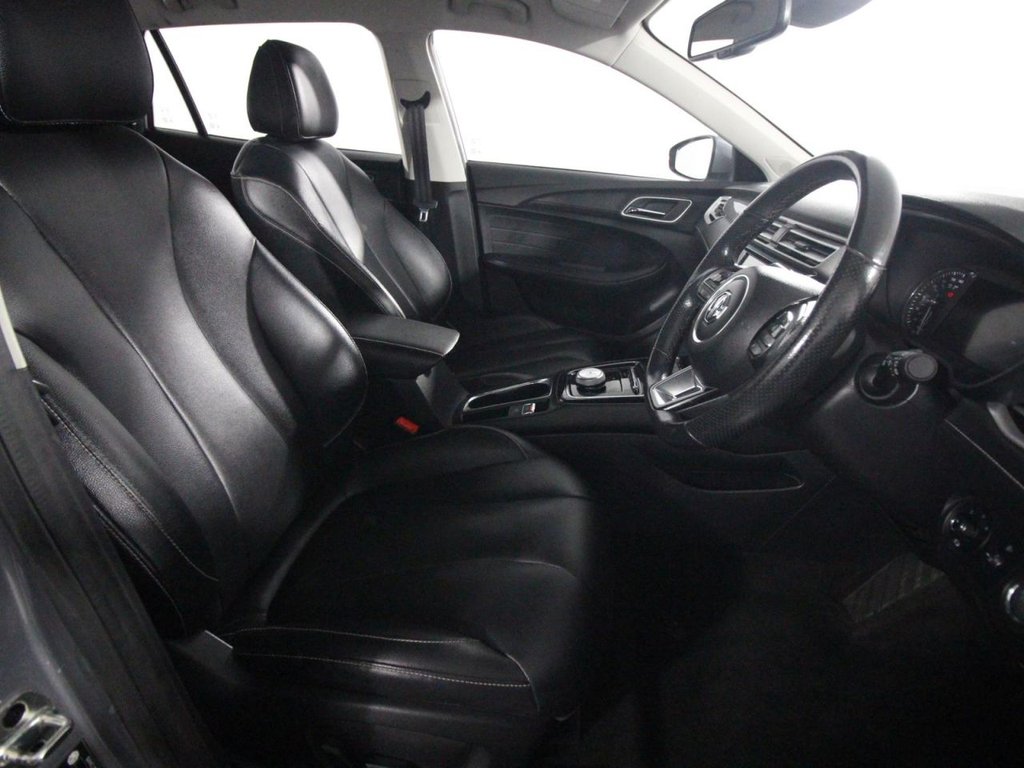 USED 2022 22 MG MG5 61.1kWh Exclusive Long Range Estate 5dr Electric Auto (156 ps) 