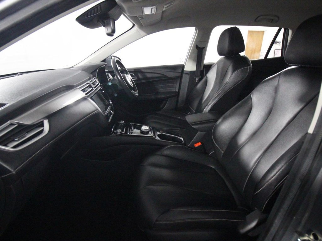 USED 2022 22 MG MG5 61.1kWh Exclusive Long Range Estate 5dr Electric Auto (156 ps) 
