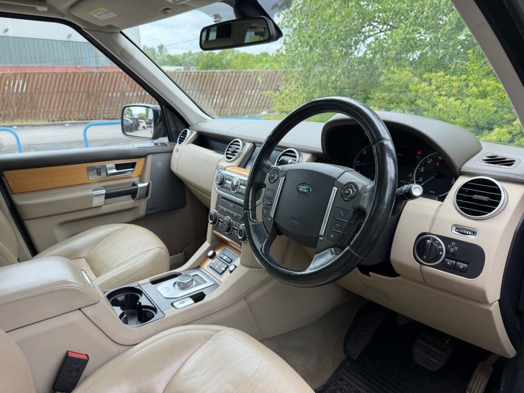 USED 2013 63 LAND ROVER DISCOVERY 4 3.0 SD V6 HSE SUV 5dr Diesel Auto 4WD Euro 5 (255 bhp) A Well Presented and Cared for Example in an Attractive Colour Combination with a Documented Service History