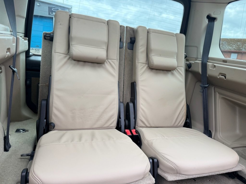 USED 2013 63 LAND ROVER DISCOVERY 4 3.0 SD V6 HSE SUV 5dr Diesel Auto 4WD Euro 5 (255 bhp) A Well Presented and Cared for Example in an Attractive Colour Combination with a Documented Service History