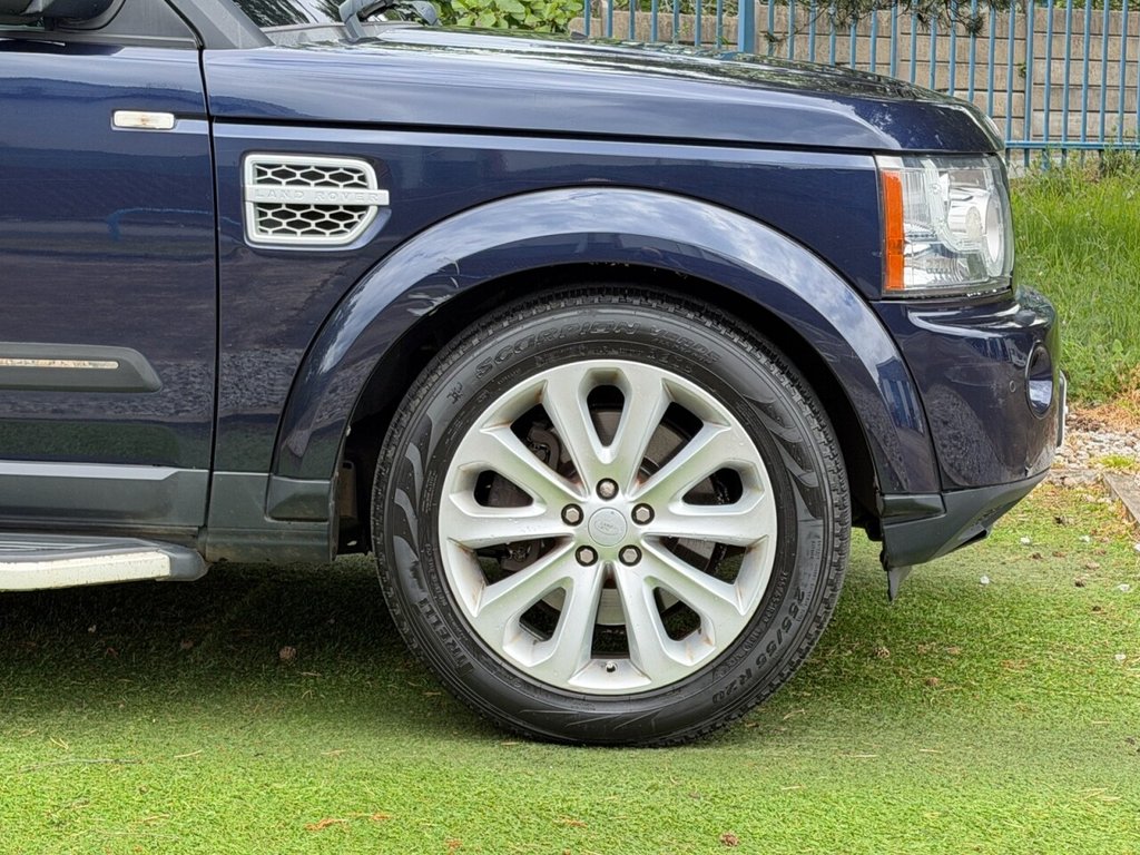 USED 2013 63 LAND ROVER DISCOVERY 4 3.0 SD V6 HSE SUV 5dr Diesel Auto 4WD Euro 5 (255 bhp) A Well Presented and Cared for Example in an Attractive Colour Combination with a Documented Service History