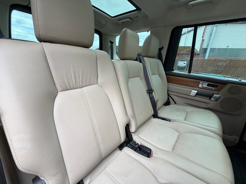 USED 2013 63 LAND ROVER DISCOVERY 4 3.0 SD V6 HSE SUV 5dr Diesel Auto 4WD Euro 5 (255 bhp) A Well Presented and Cared for Example in an Attractive Colour Combination with a Documented Service History