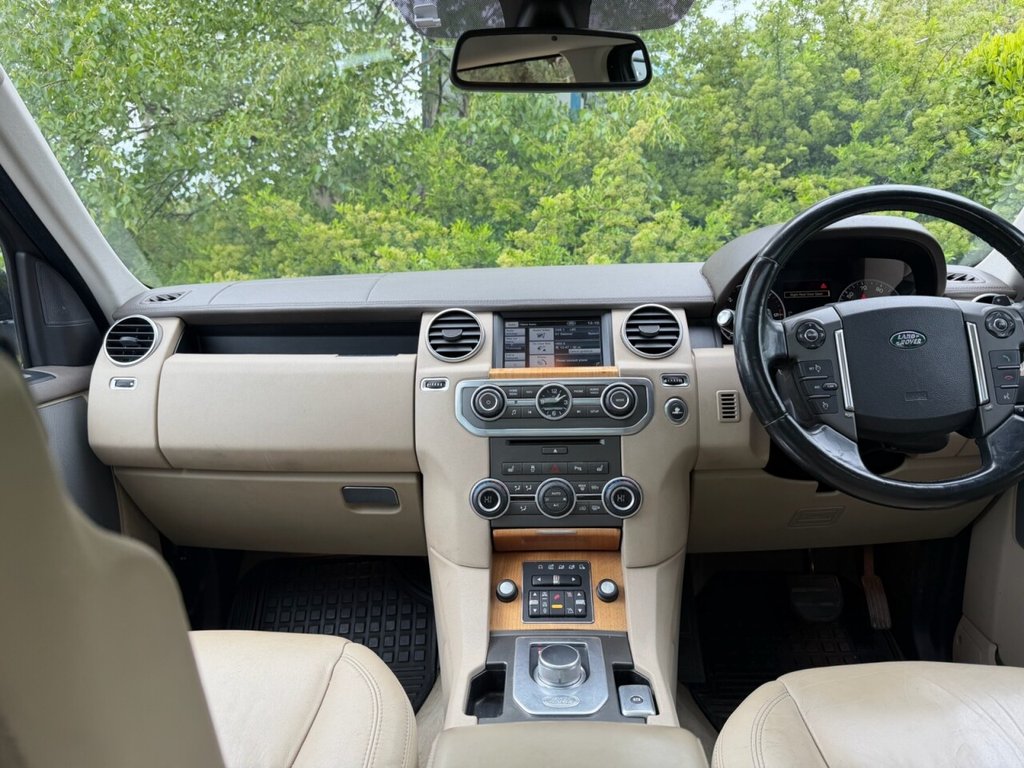 USED 2013 63 LAND ROVER DISCOVERY 4 3.0 SD V6 HSE SUV 5dr Diesel Auto 4WD Euro 5 (255 bhp) A Well Presented and Cared for Example in an Attractive Colour Combination with a Documented Service History