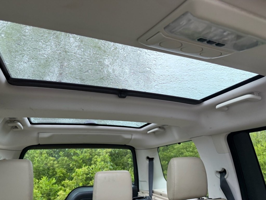 USED 2013 63 LAND ROVER DISCOVERY 4 3.0 SD V6 HSE SUV 5dr Diesel Auto 4WD Euro 5 (255 bhp) A Well Presented and Cared for Example in an Attractive Colour Combination with a Documented Service History