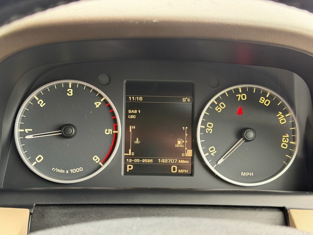 USED 2013 63 LAND ROVER DISCOVERY 4 3.0 SD V6 HSE SUV 5dr Diesel Auto 4WD Euro 5 (255 bhp) A Well Presented and Cared for Example in an Attractive Colour Combination with a Documented Service History