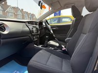 USED 2013 13 TOYOTA AURIS 1.33 DUAL VVT-i ICON 5dr **11 SERVICES RECORDED** * L&C GROUP SHALL BEAT ANY 'WE BUY CARS VALUATION' FOR YOUR PART EXCHANGE *