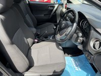 USED 2013 13 TOYOTA AURIS 1.33 DUAL VVT-i ICON 5dr **11 SERVICES RECORDED** * L&C GROUP SHALL BEAT ANY 'WE BUY CARS VALUATION' FOR YOUR PART EXCHANGE *