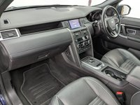 USED 2017 66 LAND ROVER DISCOVERY SPORT 2.0 TD4 HSE Dynamic Lux SUV 5dr Diesel Auto 4WD Euro 6 (s/s) (180 ps) 20'' ALLOY WHEELS , 7 SEATS , PAN ROOF WITH ELECTRIC BLIND , SAT NAV , CRUISE CONTROL , HEATED-COOLING LEATHER SEATS , PARKING SENSORS , REAR CAMERA , TOW BAR - SERVICE HISTORY x 4 - LATEST JUNE 2026