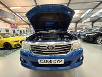 USED 2015 64 TOYOTA HILUX 3.0 D-4D Invincible 4WD Euro 5 4dr 2 OWN. SERVICE HISTORY NO VAT