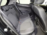 USED 2017 17 HYUNDAI I10 1.2 Premium SE Hatchback 5dr Petrol Manual Euro 6 (87 ps) 1 OWNER-9 SERVICES-SAT NAV-DAB-HEATED SEATS+STEERING WHEEL-SUNROOF