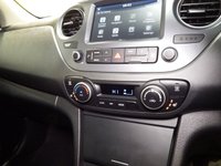 USED 2017 17 HYUNDAI I10 1.2 Premium SE Hatchback 5dr Petrol Manual Euro 6 (87 ps) 1 OWNER-9 SERVICES-SAT NAV-DAB-HEATED SEATS+STEERING WHEEL-SUNROOF