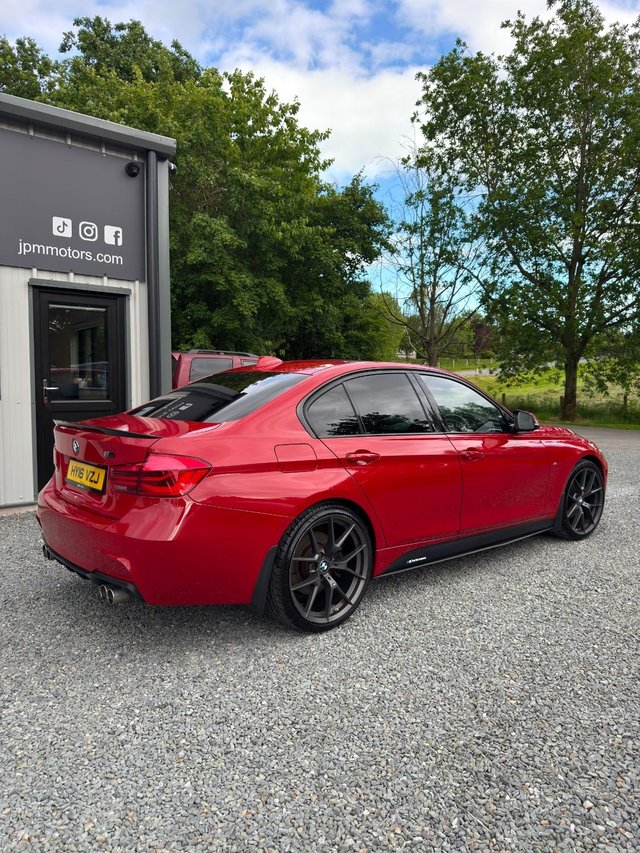View our BMW 3 SERIES