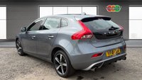 USED 2018 18 VOLVO V40 2.0 T2 GPF R-Design Nav Plus Hatchback 5dr Petrol Manual Euro 6 (s/s) (122 ps) Sat-Nav - Rear parking sensors